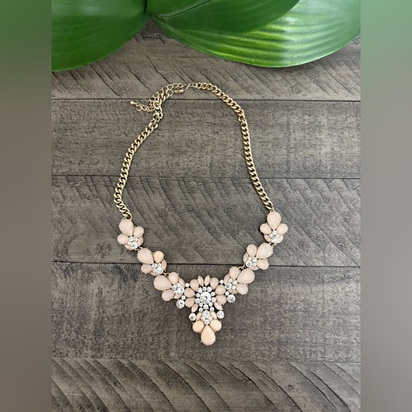 Elegant Gold and Pink Floral Necklace - Picture 6 of 9